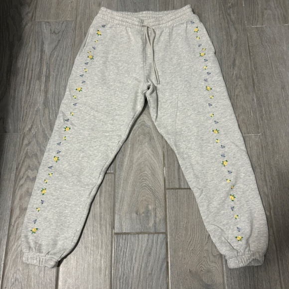 LIKE NEW! Women's PINK Victoria's Secret Gray Floral Jogger Sweatpants - SMALL - Picture 3 of 8